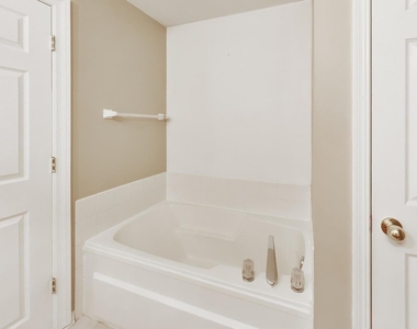 939 Charlela Lane - Photo Thumbnail 17
