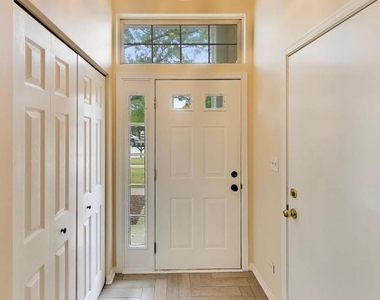 939 Charlela Lane - Photo Thumbnail 2