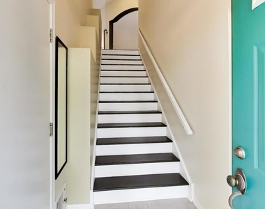 939 Charlela Lane - Photo Thumbnail 1