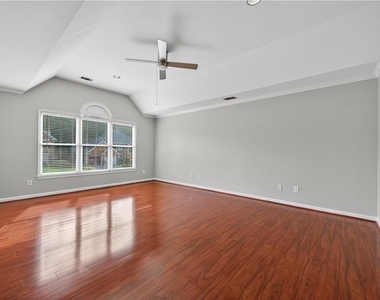 3760 Peachbluff Court - Photo Thumbnail 9
