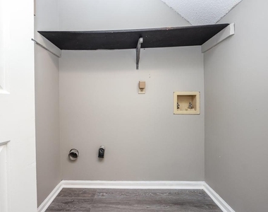 5031 Bell Drive Se - Photo Thumbnail 9