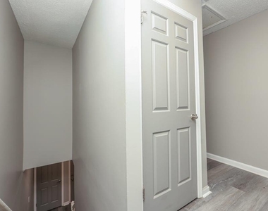 5031 Bell Drive Se - Photo Thumbnail 11