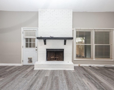 5031 Bell Drive Se - Photo Thumbnail 4