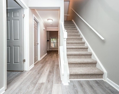 5031 Bell Drive Se - Photo Thumbnail 1