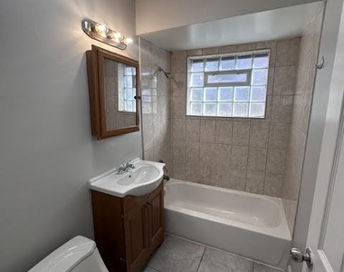 6848 S Keeler Avenue - Photo Thumbnail 8