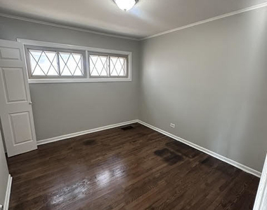 6848 S Keeler Avenue - Photo Thumbnail 5