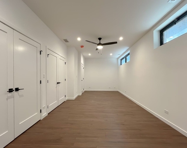 3710 N Kenmore Avenue - Photo Thumbnail 13