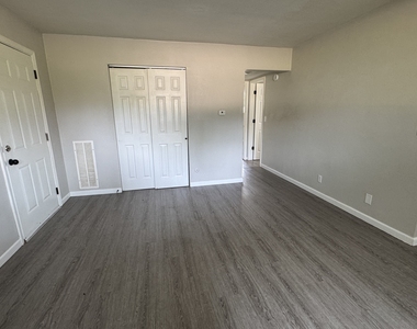 3240 Heatherton Drive - Photo Thumbnail 3