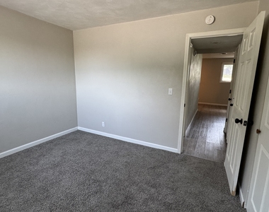 3240 Heatherton Drive - Photo Thumbnail 6
