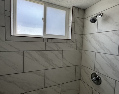 3240 Heatherton Drive - Photo Thumbnail 9