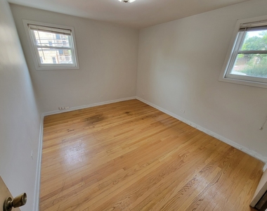 6440 N Richmond Street - Photo Thumbnail 4