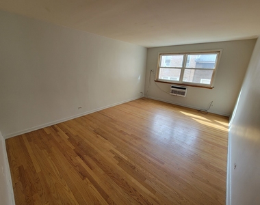 6440 N Richmond Street - Photo Thumbnail 1