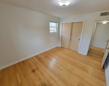 6440 N Richmond Street - Photo Thumbnail 7