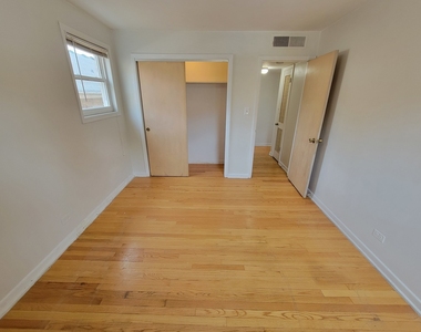 6440 N Richmond Street - Photo Thumbnail 5