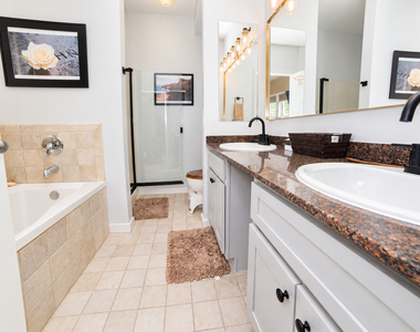 1021 E 46th Street - Photo Thumbnail 12