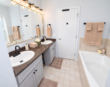 1021 E 46th Street - Photo Thumbnail 11