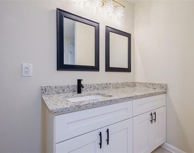 1040 Hubbard Street Sw - Photo Thumbnail 28