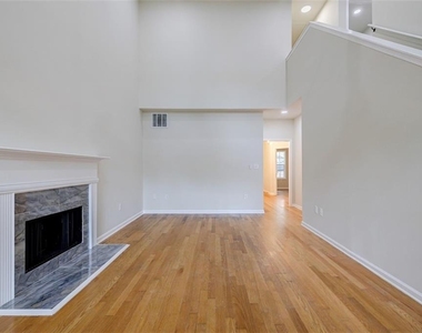 1040 Hubbard Street Sw - Photo Thumbnail 18