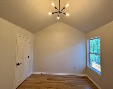 1040 Hubbard Street Sw - Photo Thumbnail 36