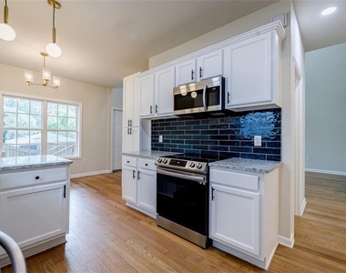 1040 Hubbard Street Sw - Photo Thumbnail 13