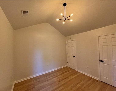 1040 Hubbard Street Sw - Photo Thumbnail 37
