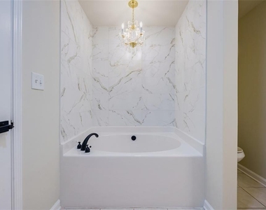 1040 Hubbard Street Sw - Photo Thumbnail 27