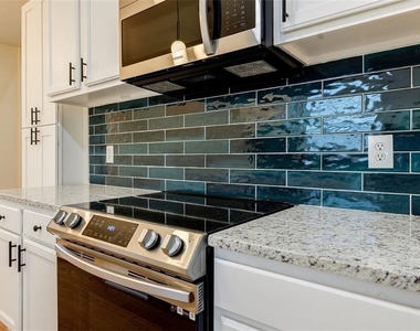 1040 Hubbard Street Sw - Photo Thumbnail 14