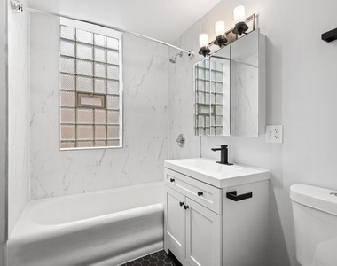 2641 W Altgeld Street - Photo Thumbnail 10