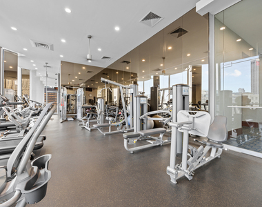 535 N Michigan Avenue - Photo Thumbnail 13