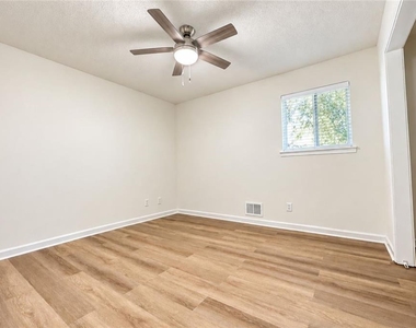 1659 Almand Creek Drive Sw - Photo Thumbnail 18