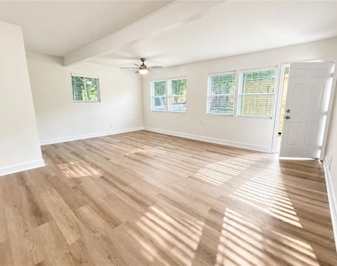 1659 Almand Creek Drive Sw - Photo Thumbnail 13
