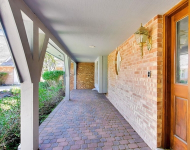 1400 Kurtis Lane - Photo Thumbnail 3