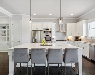 692 Drewry Street Ne - Photo Thumbnail 8