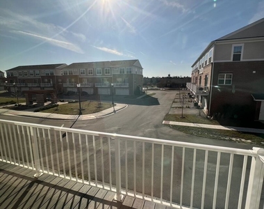 2925 Showplace Drive - Photo Thumbnail 10