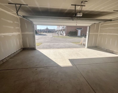 2925 Showplace Drive - Photo Thumbnail 11