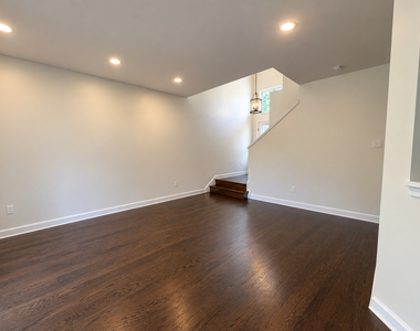 485 Metropolitan Street - Photo Thumbnail 5