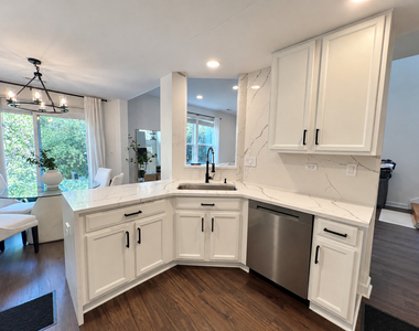 485 Metropolitan Street - Photo Thumbnail 7