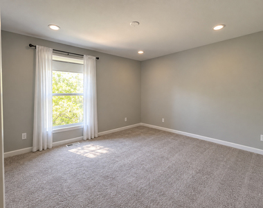 485 Metropolitan Street - Photo Thumbnail 16