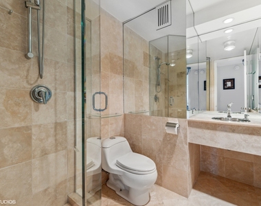 505 N Lake Shore Drive - Photo Thumbnail 9