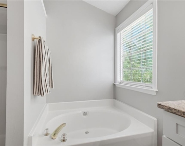 1810 Westwind Drive - Photo Thumbnail 19