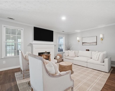 1810 Westwind Drive - Photo Thumbnail 10