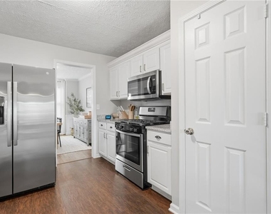1810 Westwind Drive - Photo Thumbnail 6