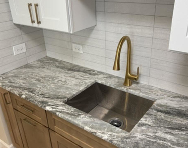 4250 N Marine Drive - Photo Thumbnail 5