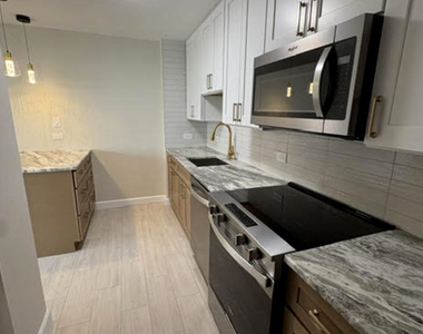 4250 N Marine Drive - Photo Thumbnail 2