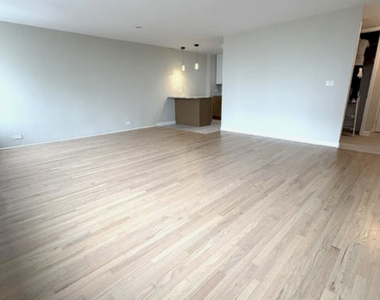4250 N Marine Drive - Photo Thumbnail 7