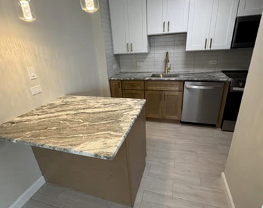 4250 N Marine Drive - Photo Thumbnail 4