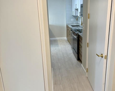 4250 N Marine Drive - Photo Thumbnail 12