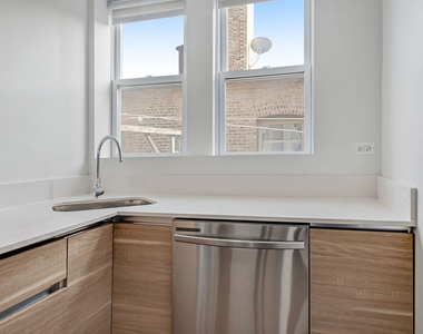 1347 W Estes Avenue - Photo Thumbnail 6