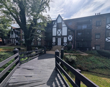 13628 Royal Court - Photo Thumbnail 1