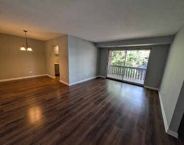 13628 Royal Court - Photo Thumbnail 5